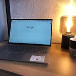 Moderne Uni-apartment: Zentral Mit Netflix, Wlan Und Vollausstattung