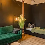 Apartment Moderne Uni-apartment: Zentral Mit Netflix, Wlan Und Vollausstattung *