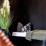 Moderne Uni-apartment: Zentral Mit Netflix, Wlan Und Vollausstattung Apartment