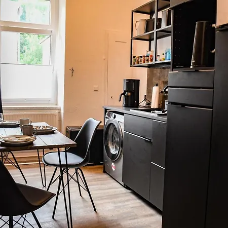 Appartamento Stilvolles Business-apartment Sued - Schreibtisch - Waschmaschine - 3 Personen - Wifi - Naehe Uni Chemnitz